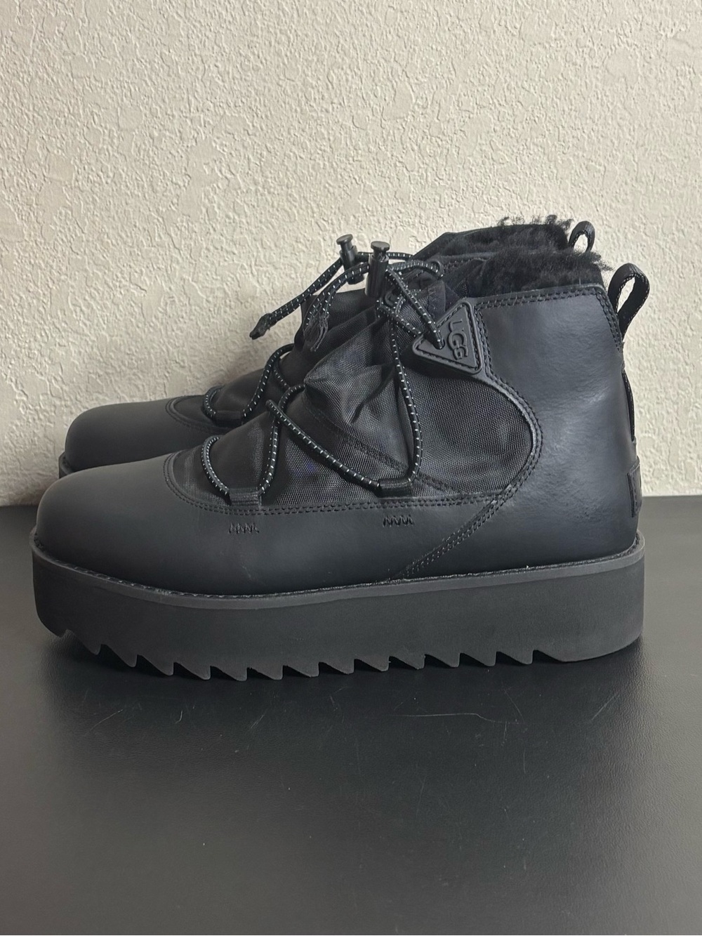 UGG Classic Rising Toggle Platform Boots Matte Black size 8
